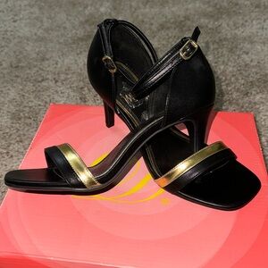 Black sandals with heels